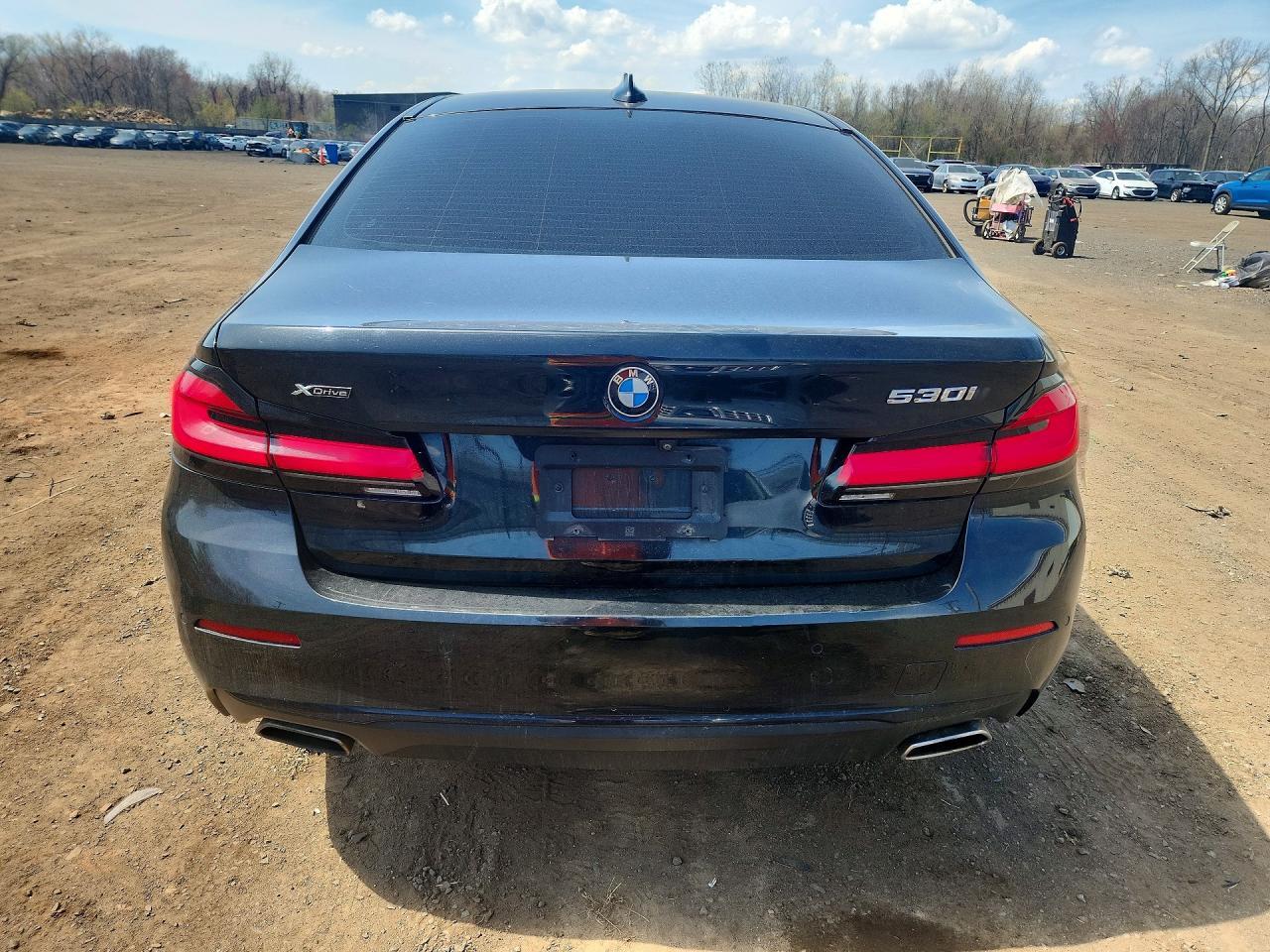 2022 BMW 530 Xi - Image 6