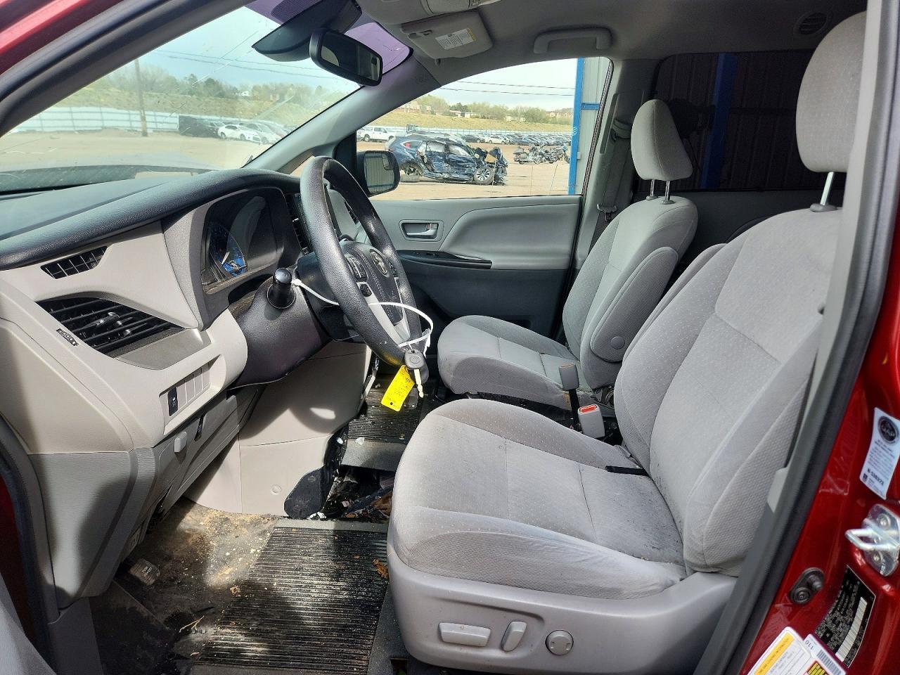 2018 Toyota Sienna Le 8-Passenger - Фото 7