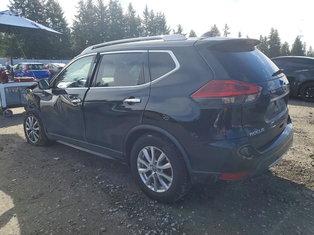 2019 Nissan Rogue Sv - Image 2