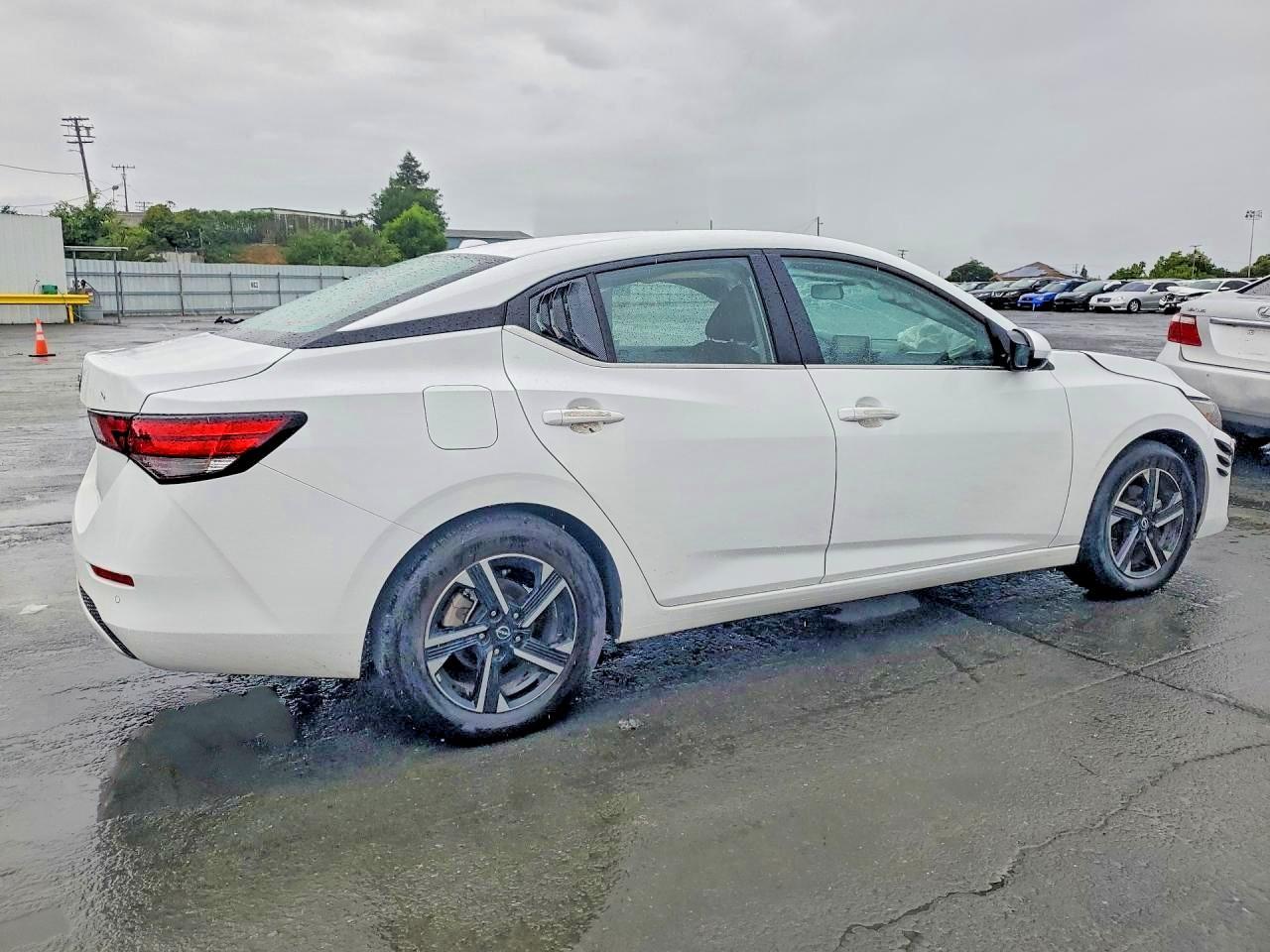 2025 Nissan Sentra Sv - Image 3
