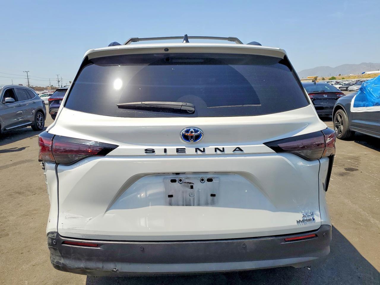 2024 Toyota Sienna Xle - Фото 6