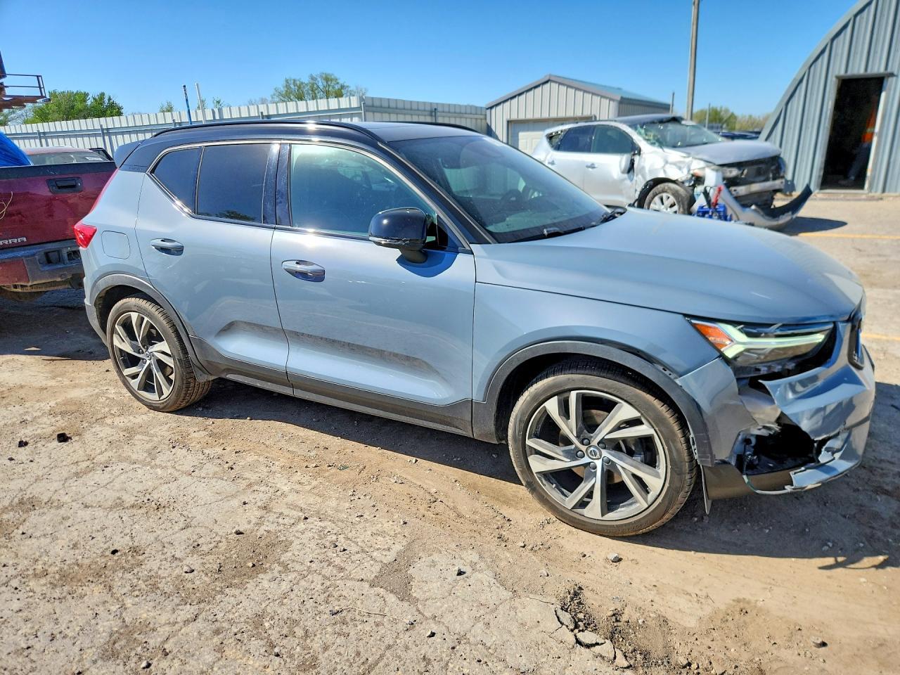 2020 Volvo Xc40 T5 R-Design - Image 4