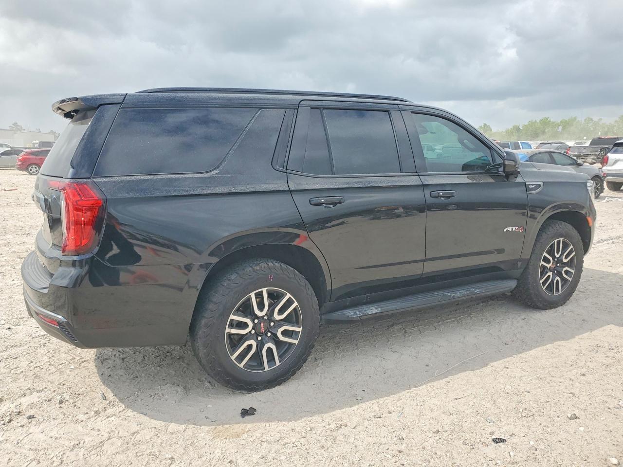 2021 GMC Yukon At4 - Фото 3