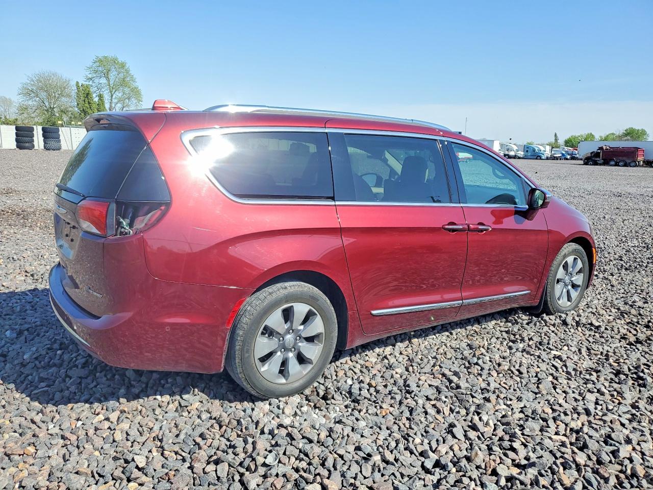 2017 Chrysler Pacifica - Фото 3