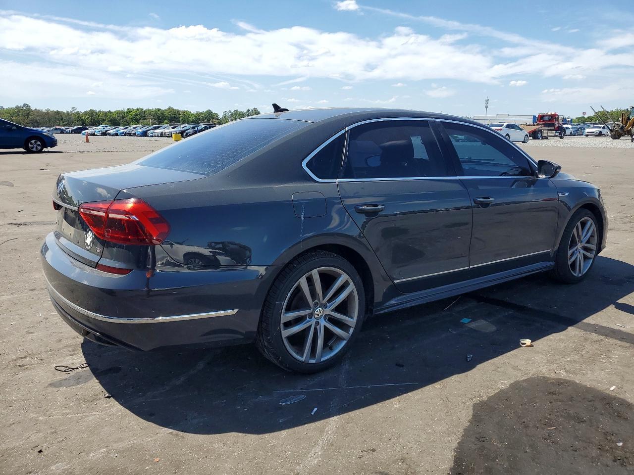 2017 Volkswagen Passat R-Line - Image 3