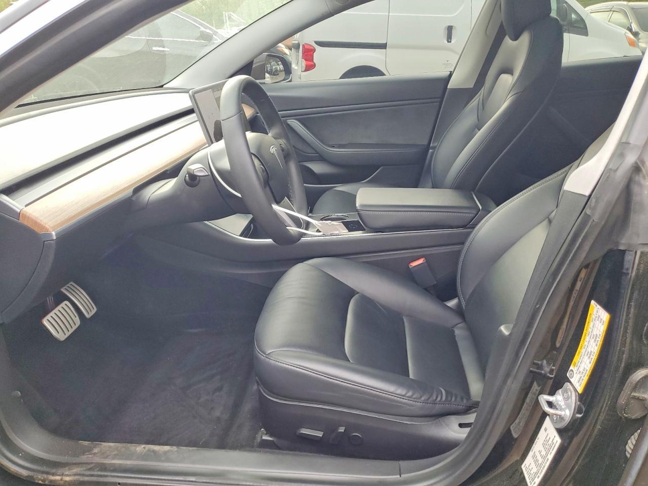 2020 Tesla Model 3 - Фото 7