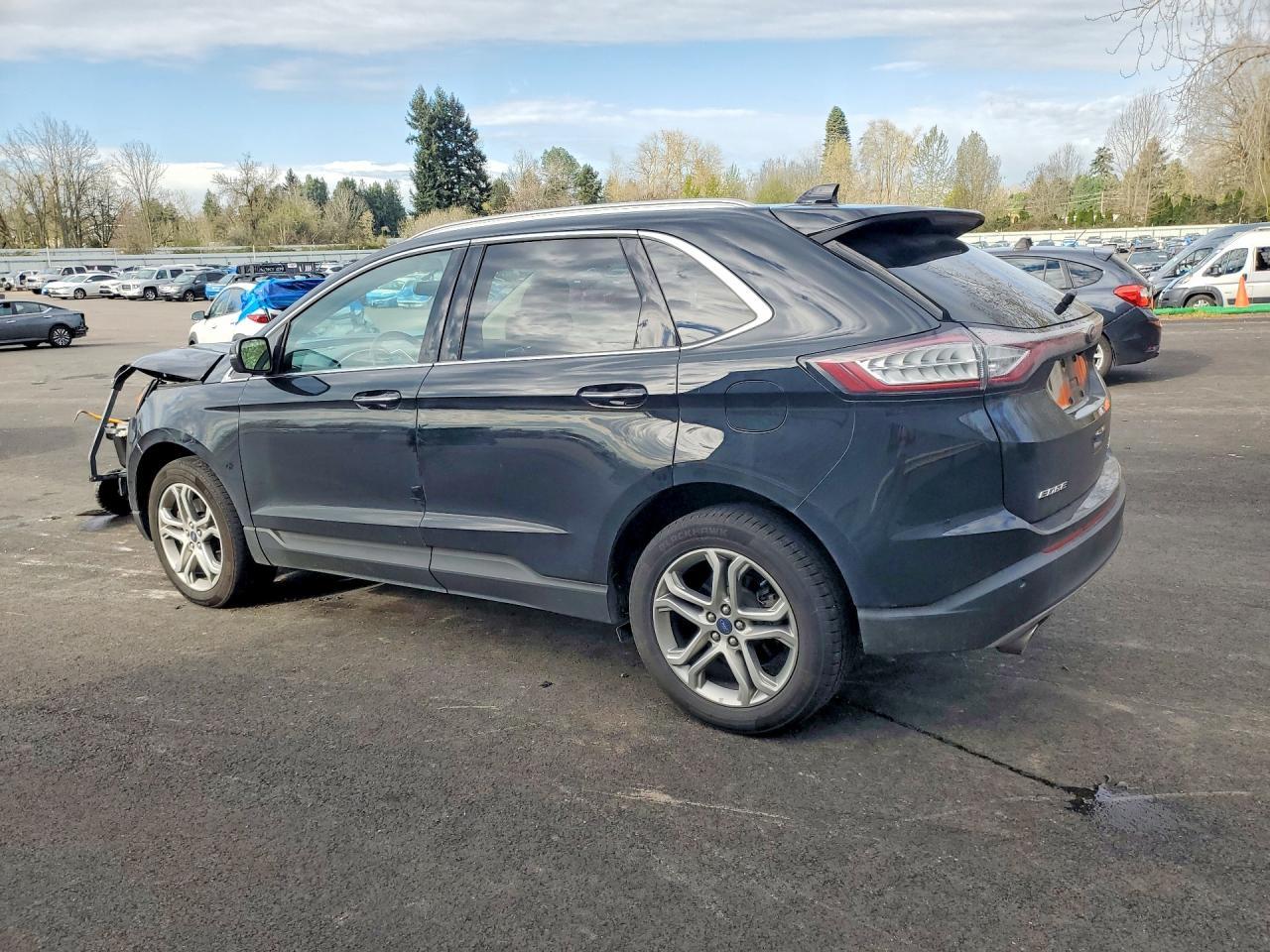 2016 Ford Edge Titanium - Image 2
