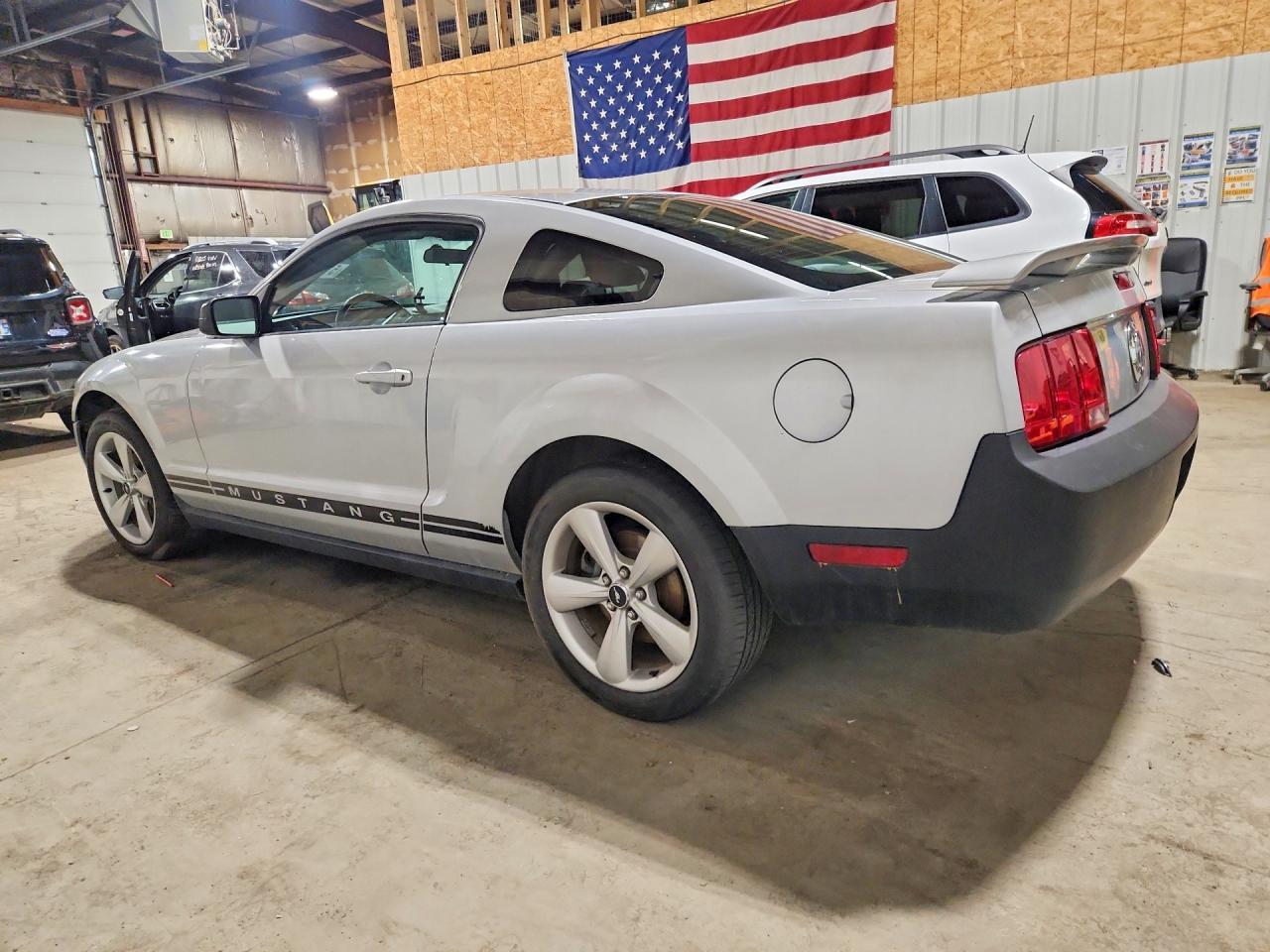 2006 Ford Mustang - Фото 2
