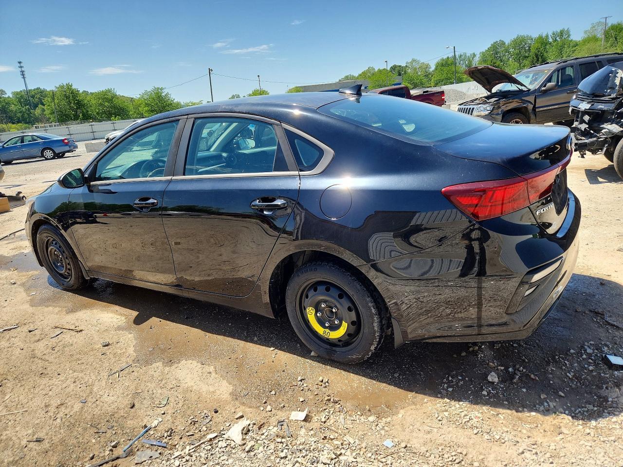 2019 Kia Forte Lxs - Фото 2