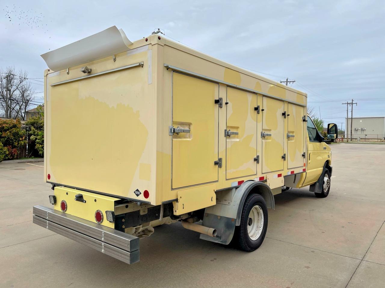 2021 Ford Econoline E450 Super Duty Cutaway Van - Фото 4