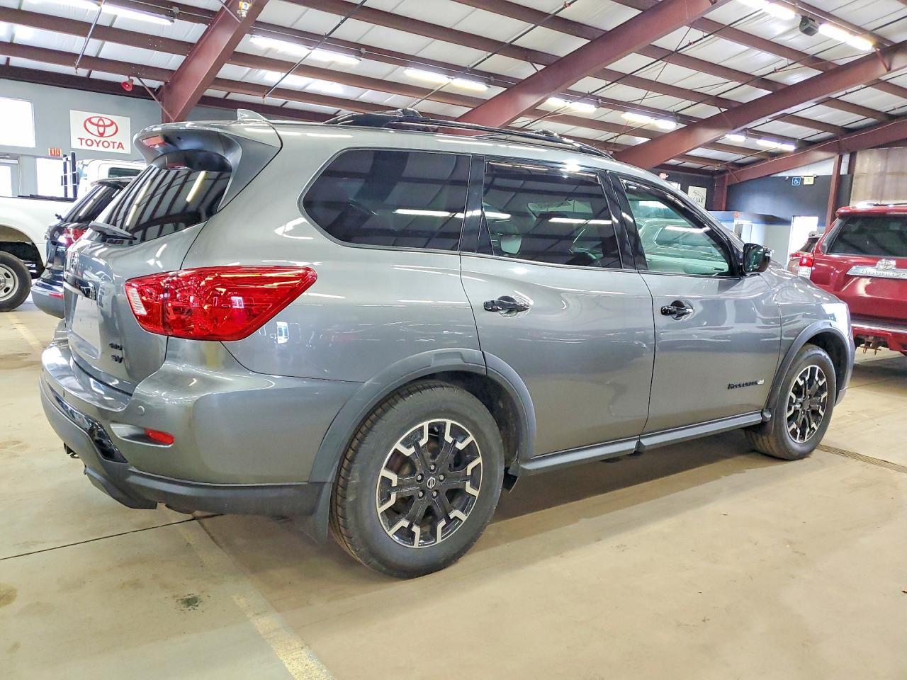 2020 Nissan Pathfinder Sv - Image 3