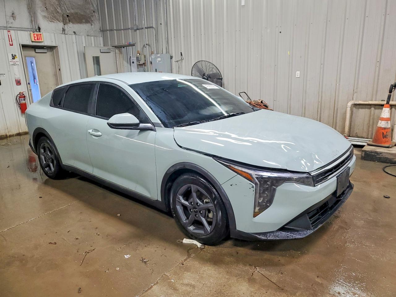 2025 Kia K4 Lxs - Image 4