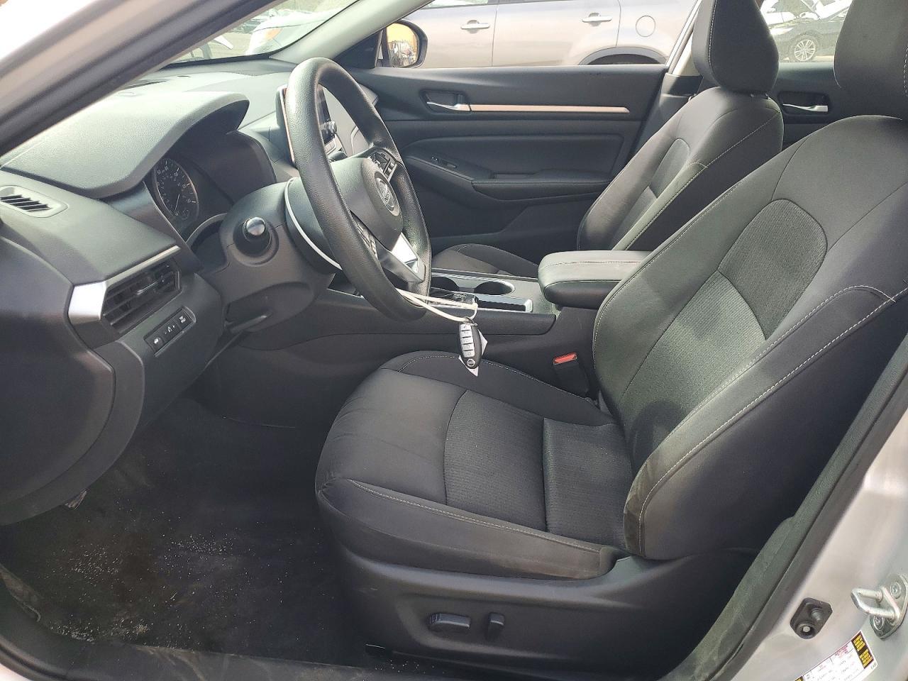2022 Nissan Altima 2.5 Sv - Image 7
