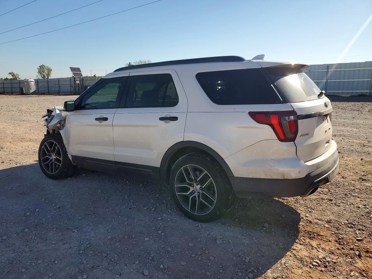 2016 Ford Explorer - Image 2