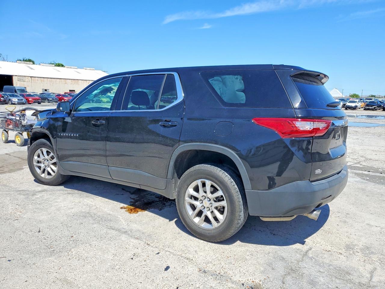 2018 Chevrolet Traverse Ls - Фото 2