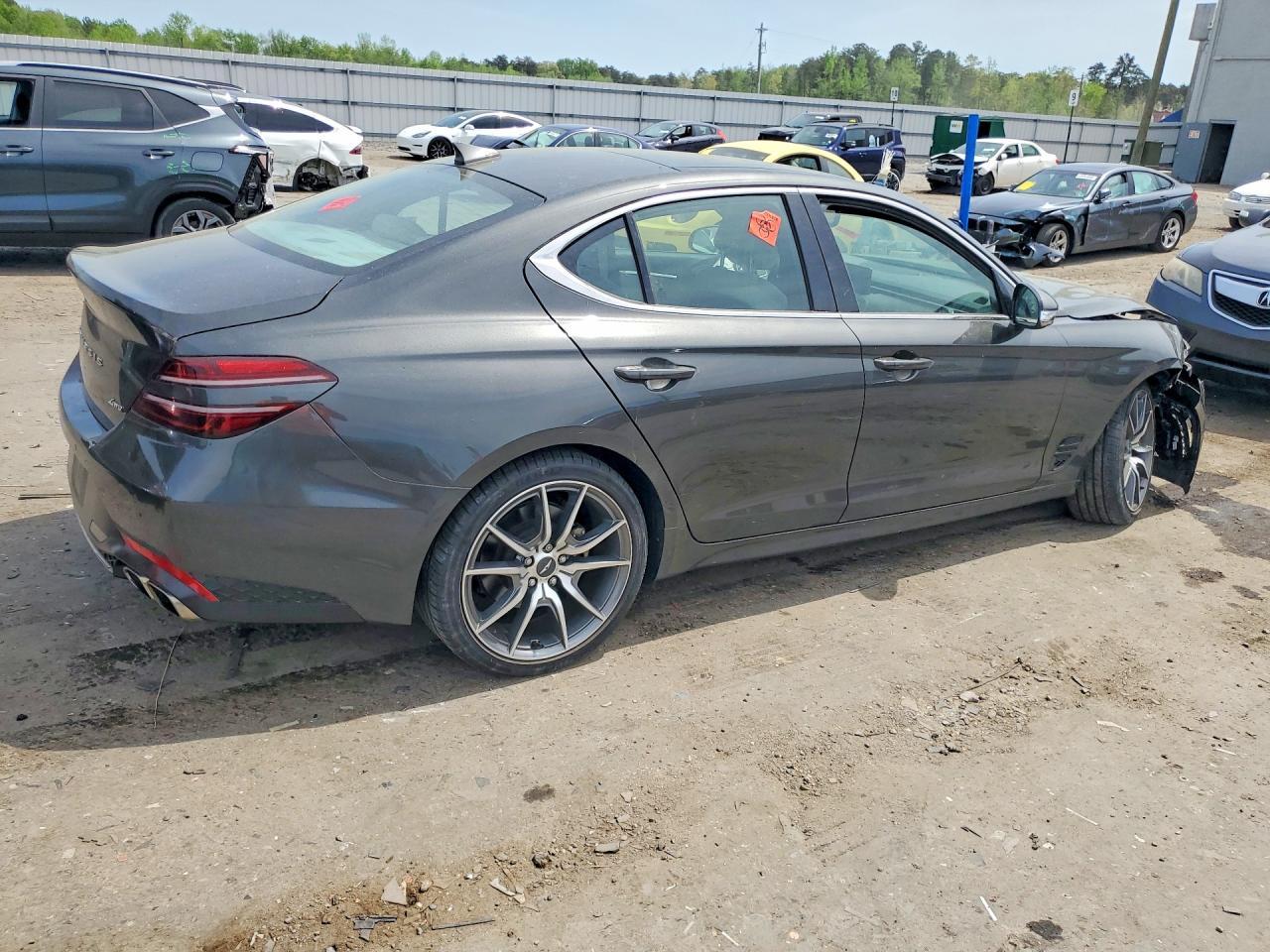 2022 Genesis G70 2.0T - Фото 3