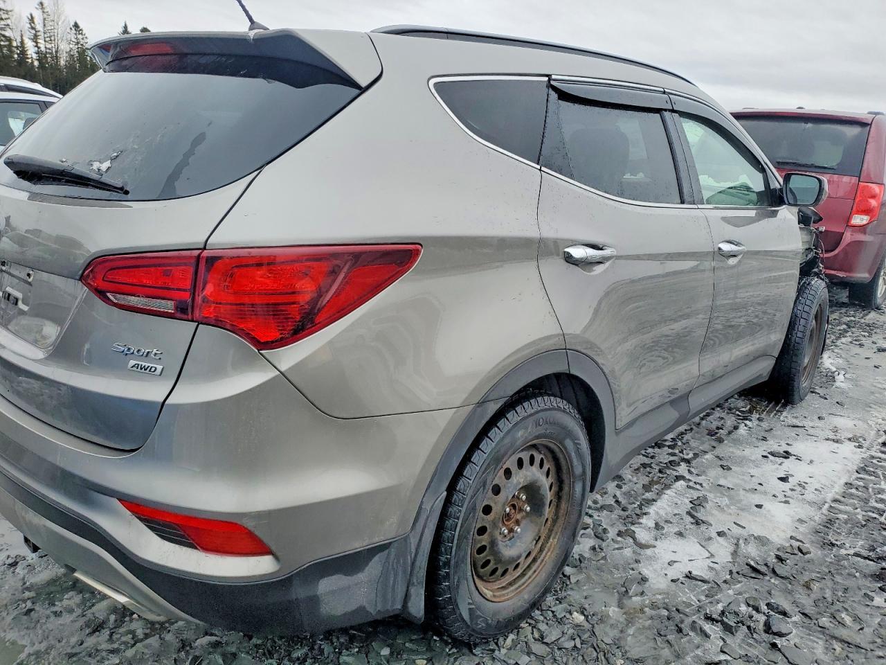 2018 Hyundai Santa Fe Sport 2.4L - Image 3