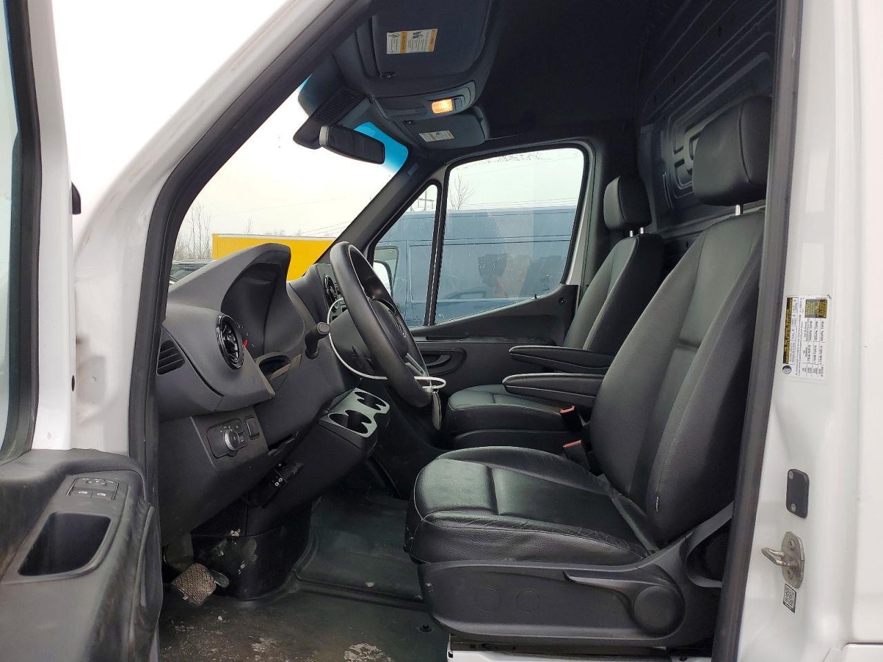 2021 Mercedes-Benz Sprinter 2500 - Фото 7