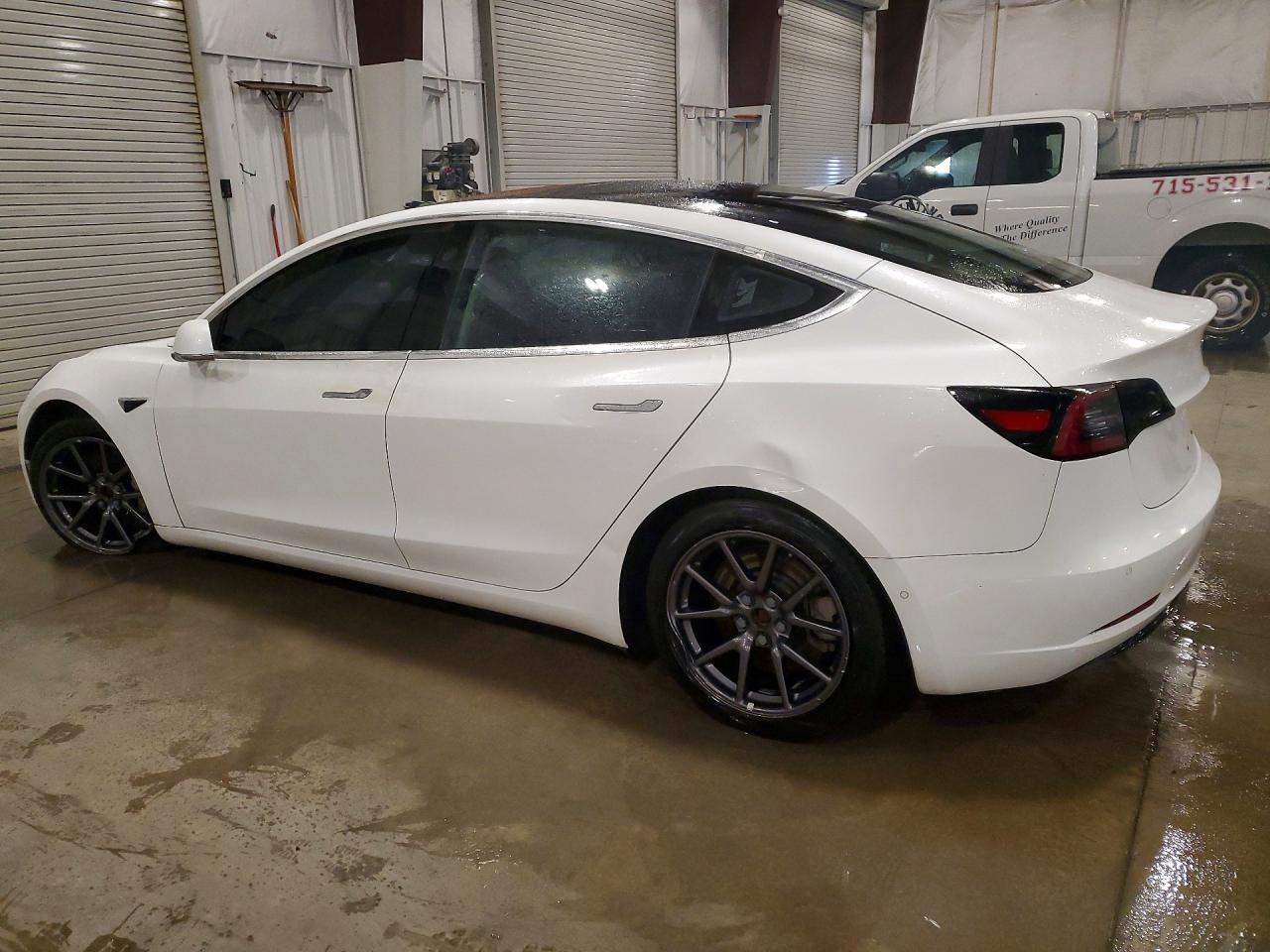 2018 Tesla Model 3 - Image 2