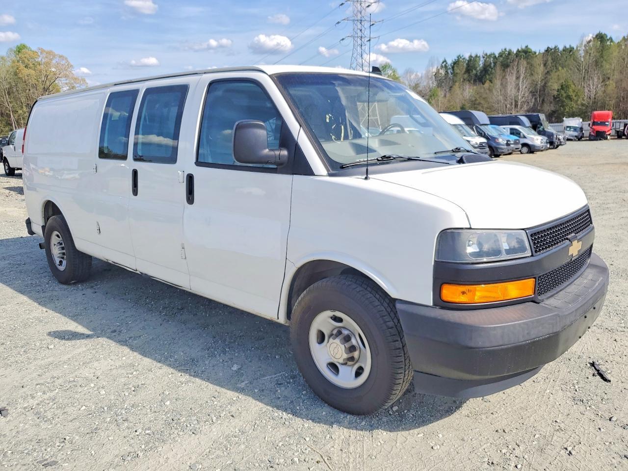 2019 Chevrolet Express 3500 Utility / Service Van - Фото 4