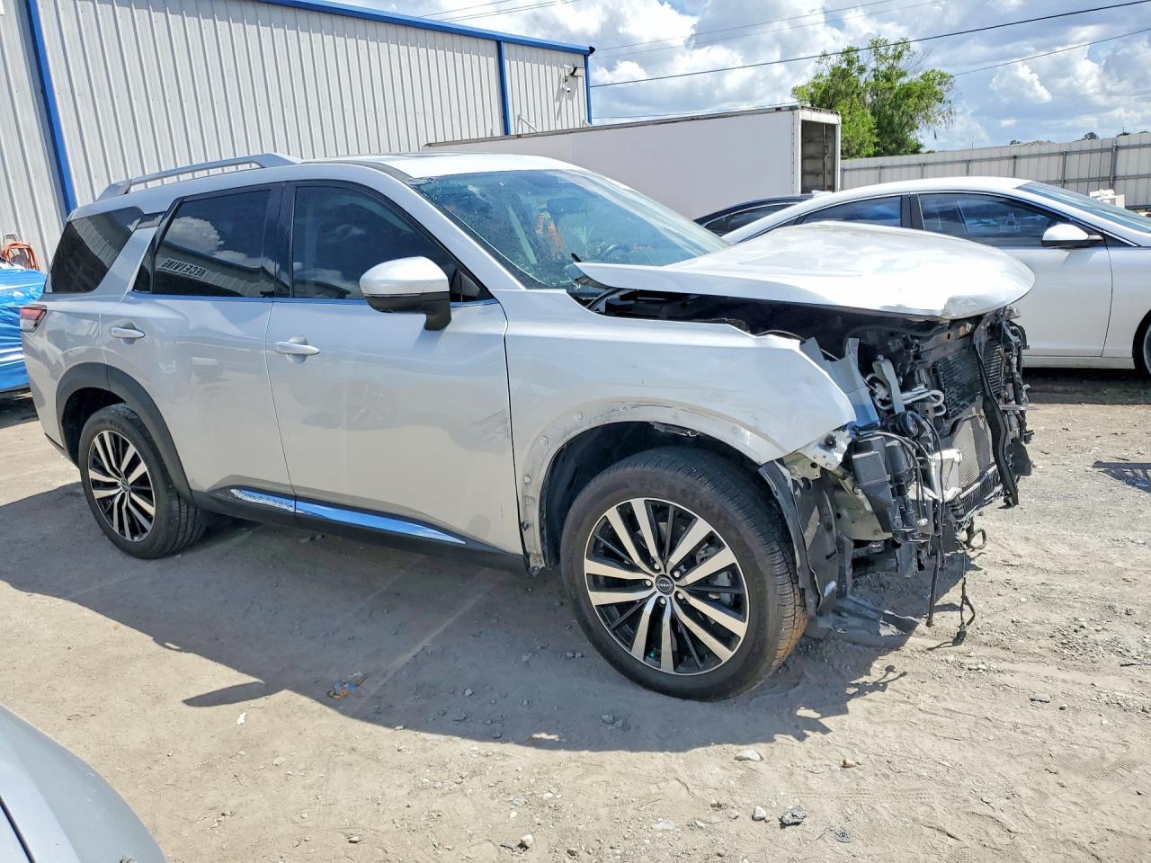 2023 Nissan Pathfinder Platinum - Фото 4