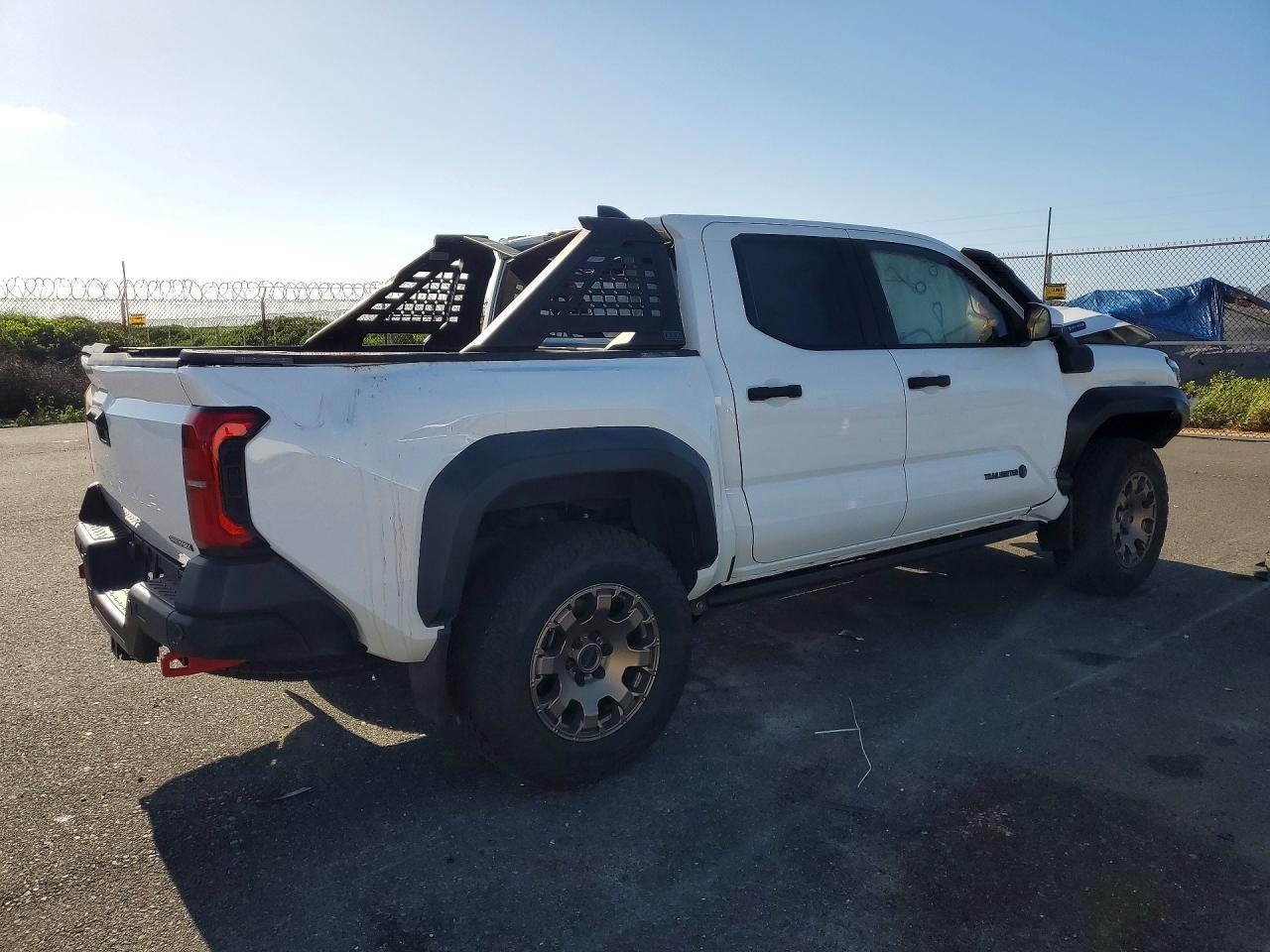 2024 Toyota Tacoma Trailhunter Hv - Image 3
