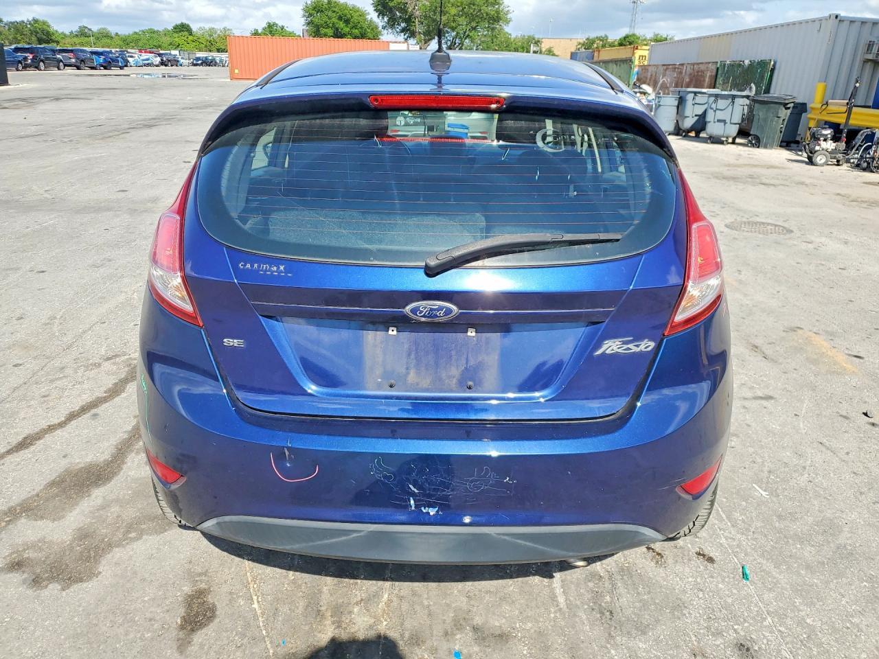 2016 Ford Fiesta Se - Фото 6