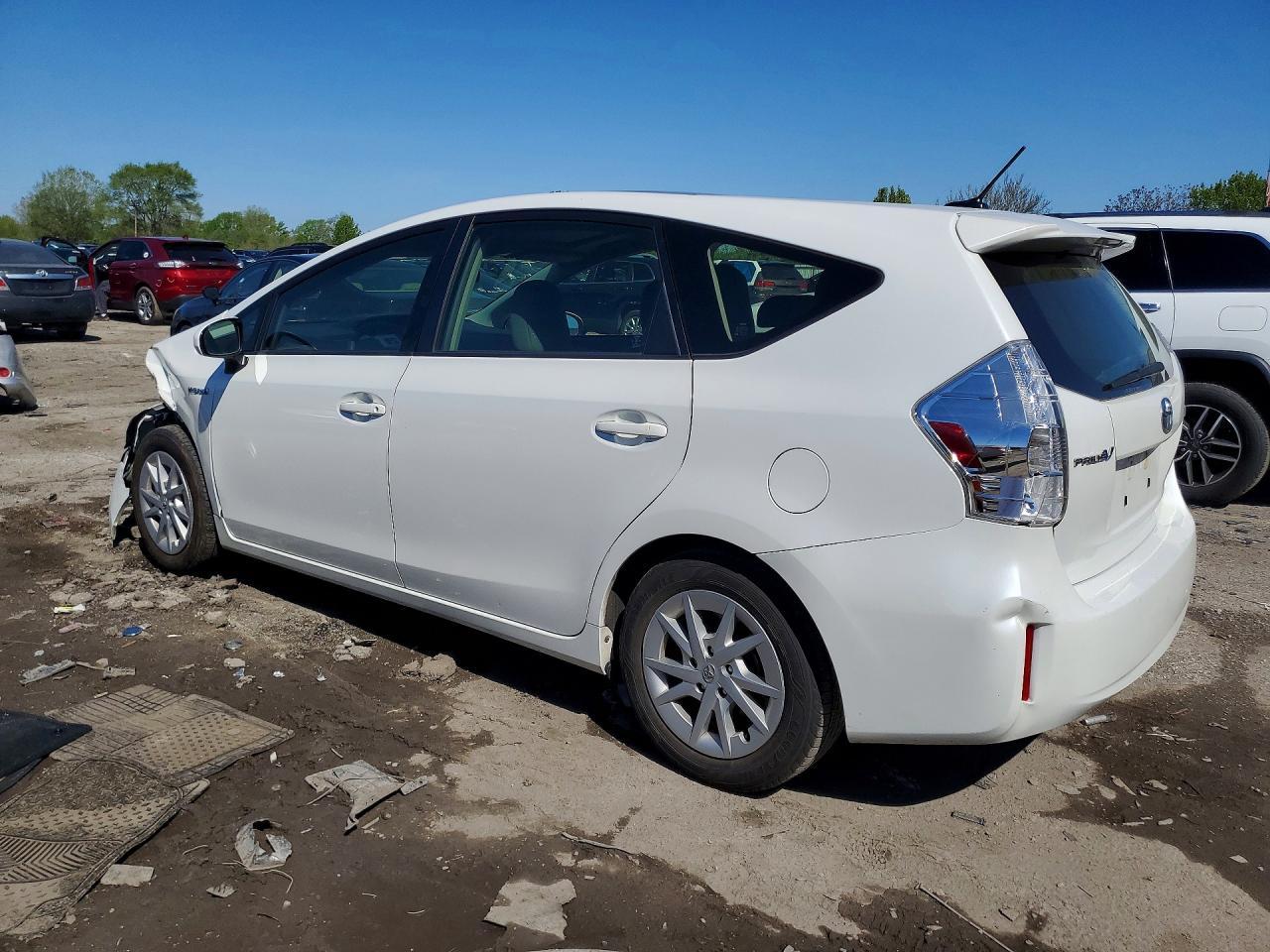 2014 Toyota Prius V Three - Фото 2
