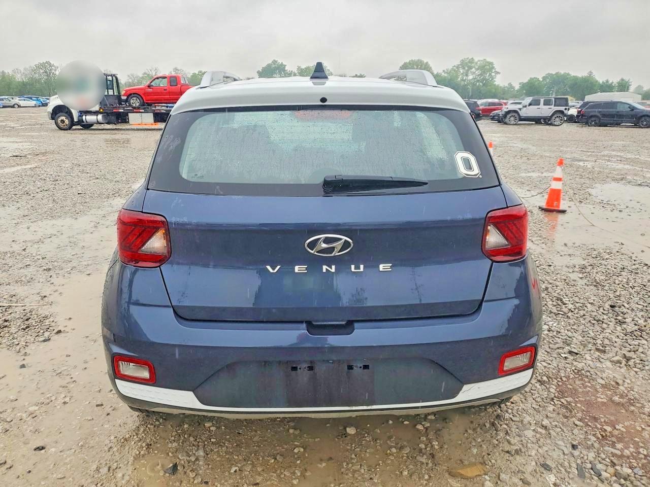 2021 Hyundai Venue Denim - Image 6