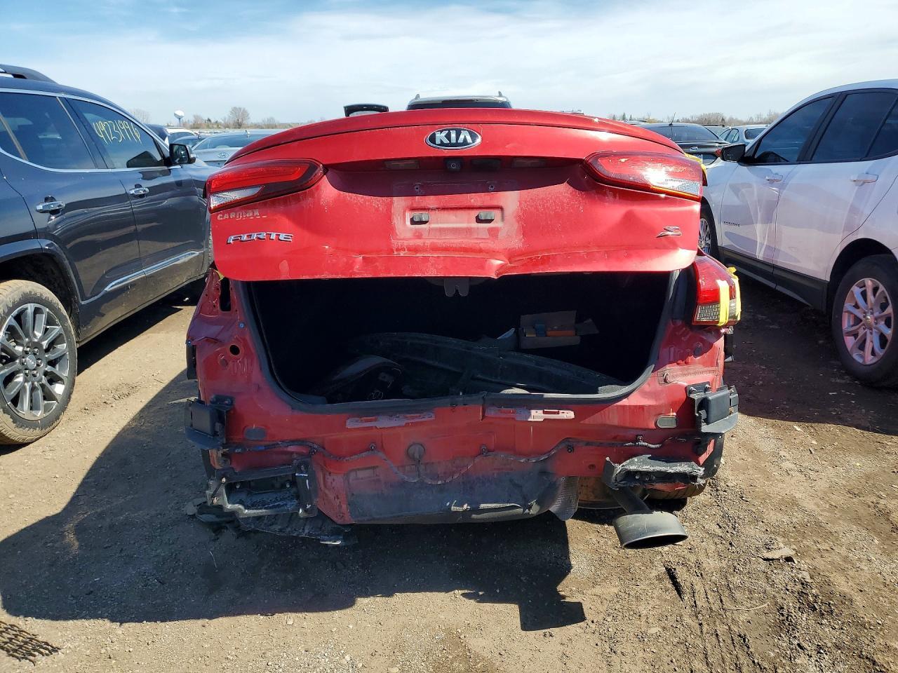 2017 Kia Forte S - Фото 6