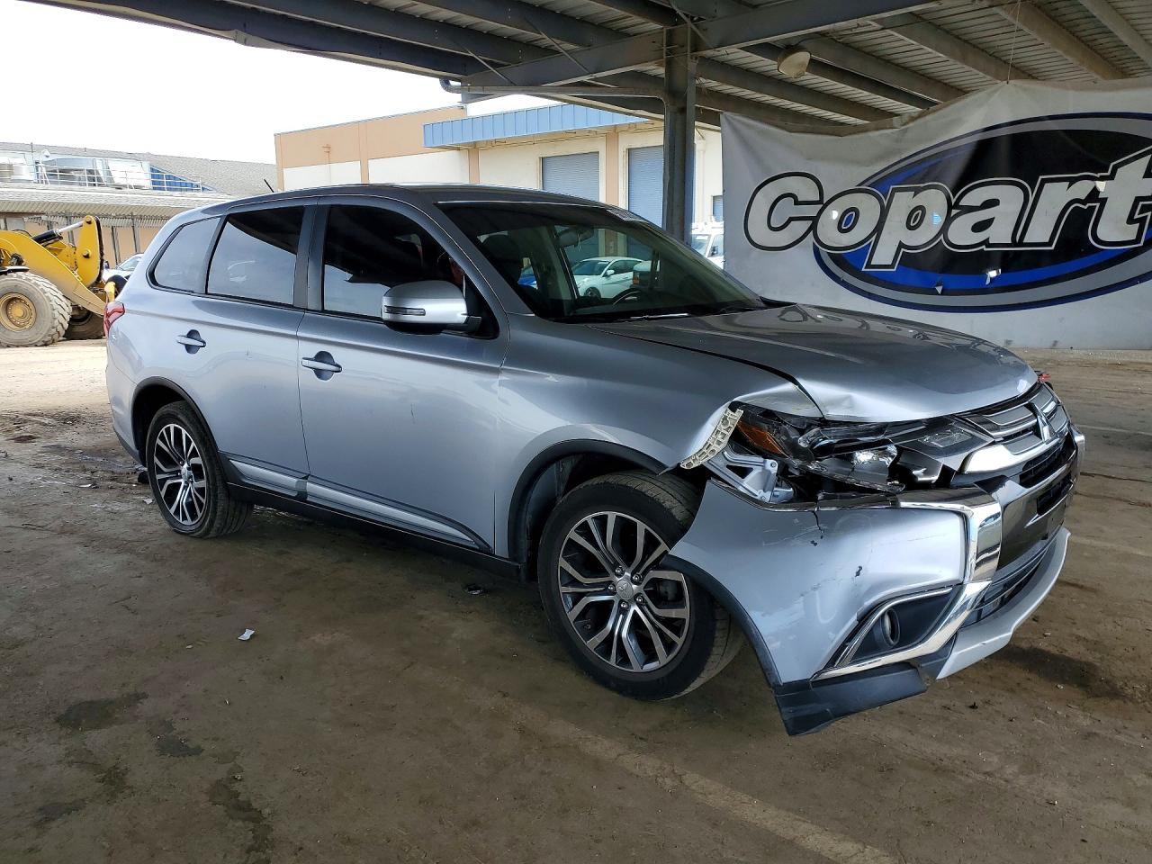 2016 Mitsubishi Outlander Se - Фото 4