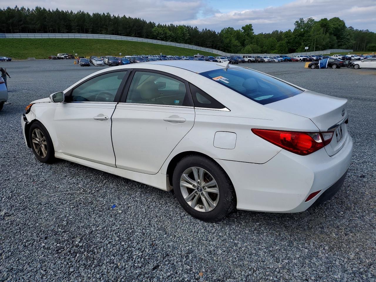 2014 Hyundai Sonata Gls - Image 2