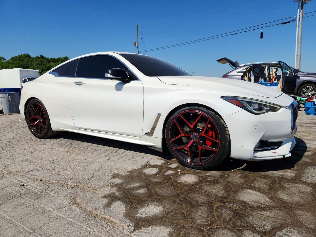 2017 Infiniti Q60 3.0T Premium - Фото 4