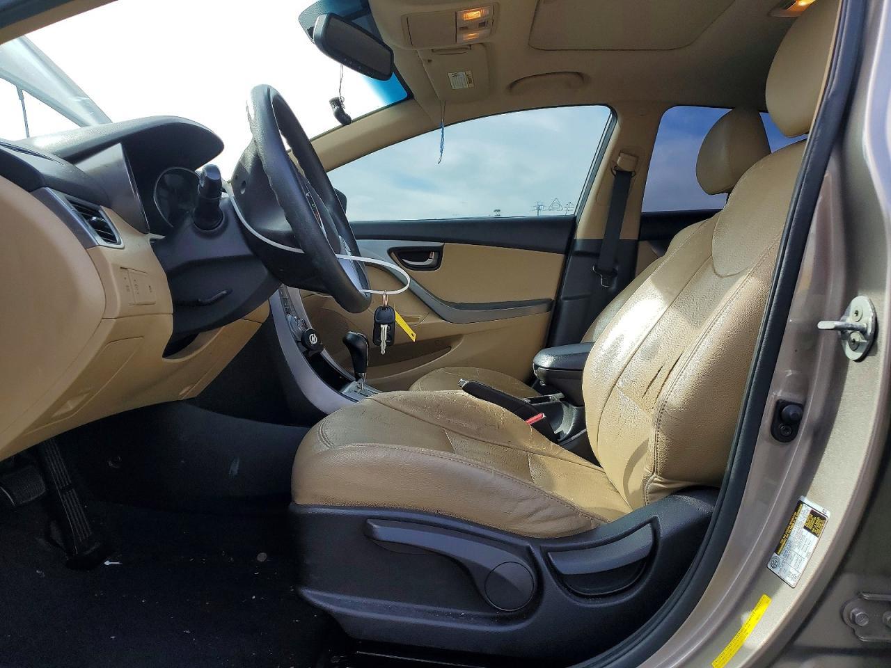 2012 Hyundai Elantra Limited - Image 7