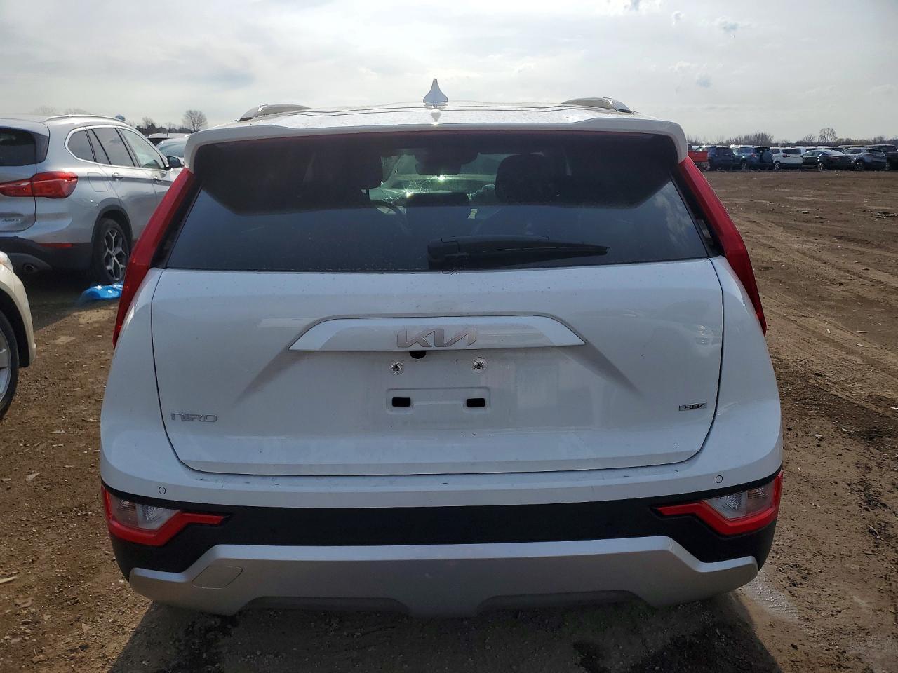 2025 Kia Niro Ex - Image 6