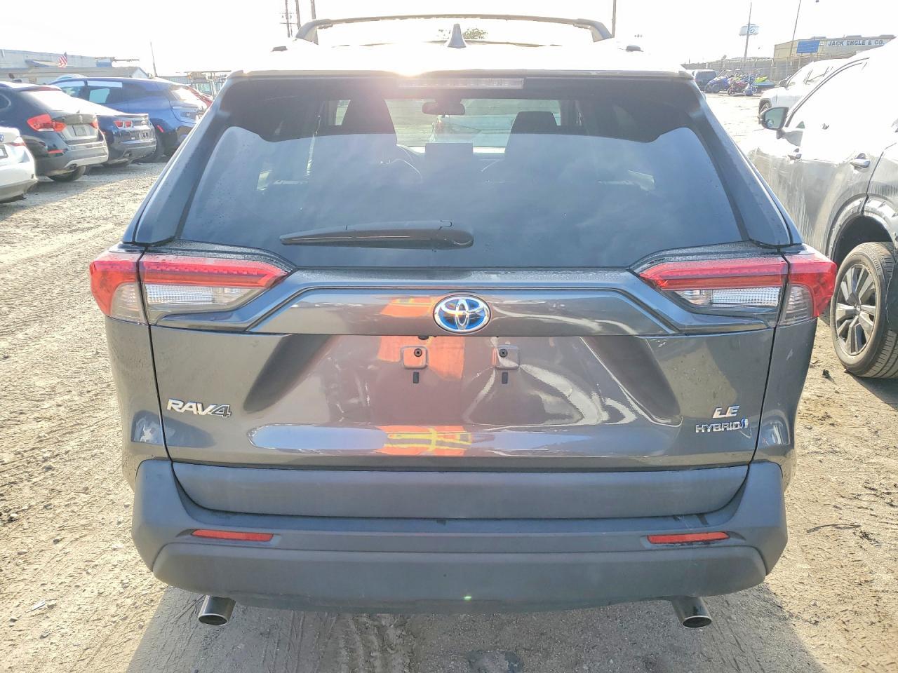 2021 Toyota Rav4 Le - Фото 6
