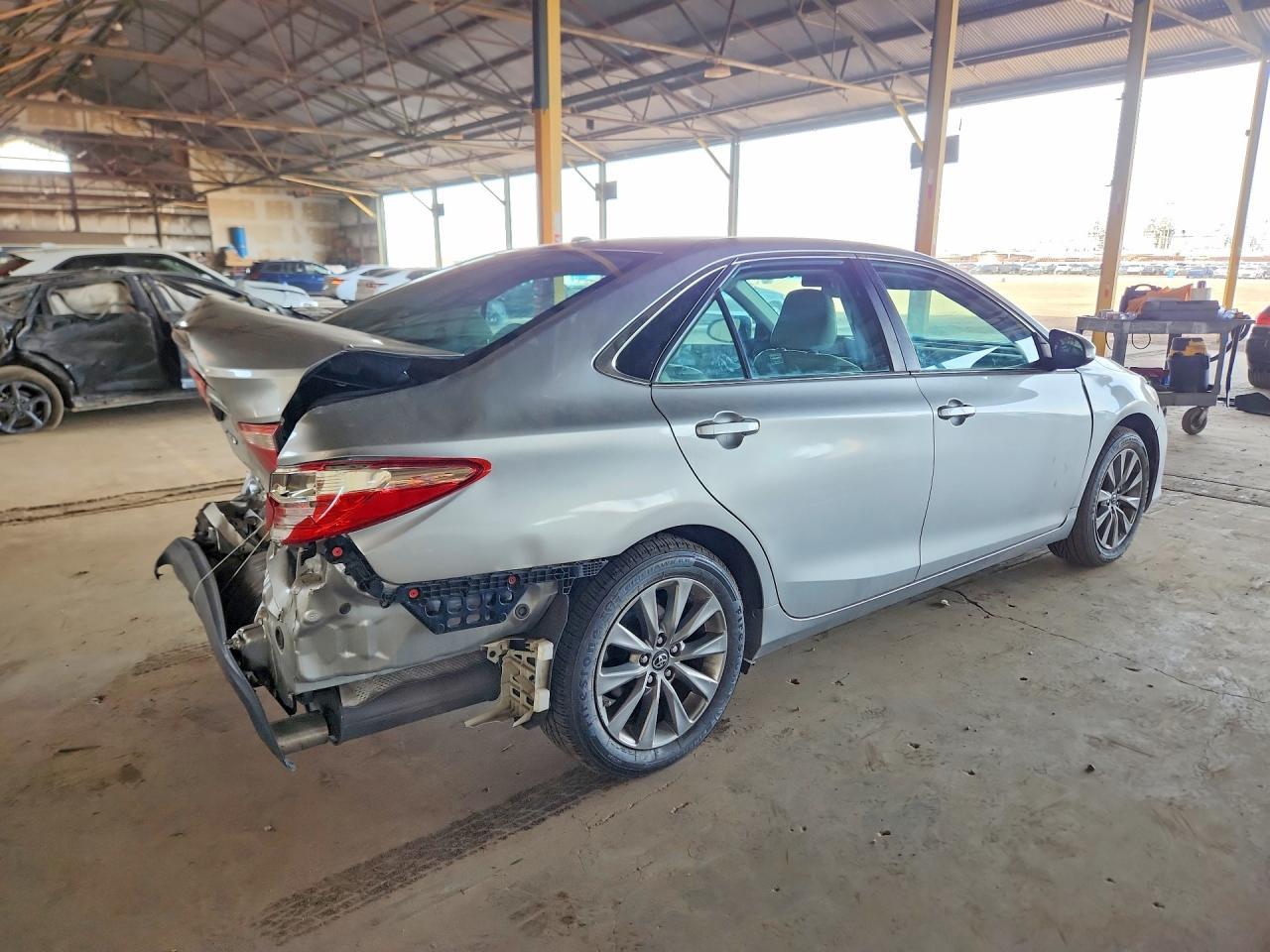 2016 Toyota Camry Xle - Image 3
