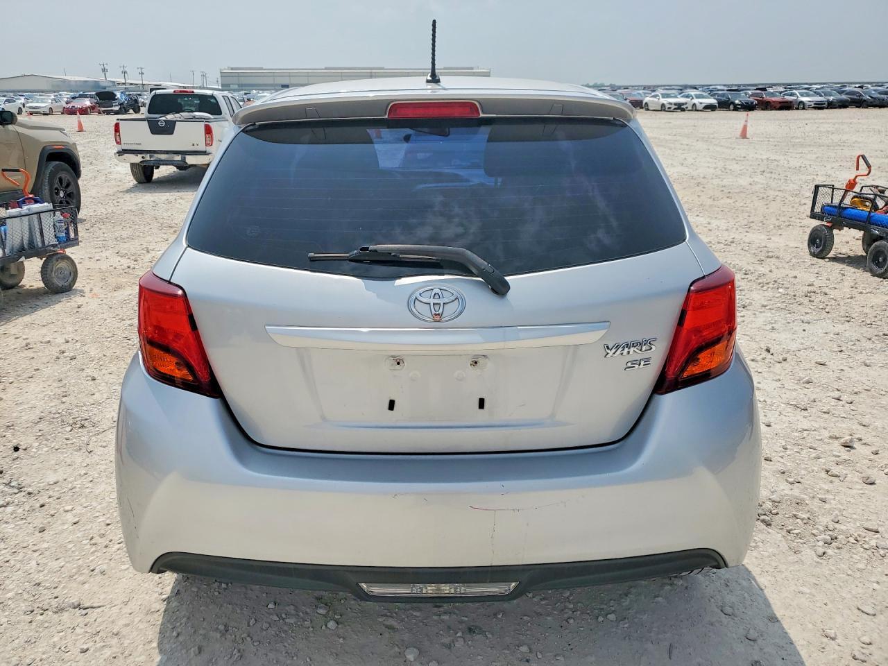 2016 Toyota Yaris 5-Door Se - Image 6