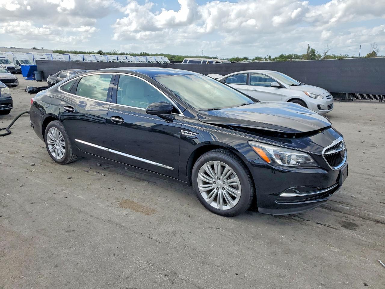 2017 Buick Lacrosse - Фото 4