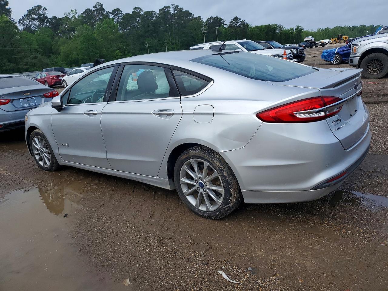 2017 Ford Fusion Se Hybrid - Фото 2