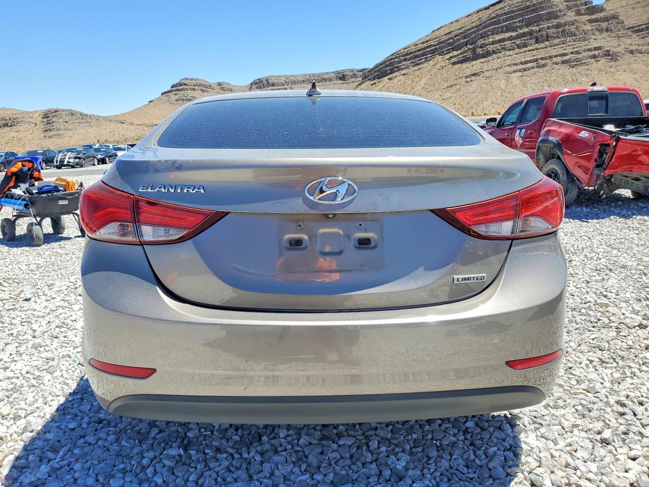 2015 Hyundai Elantra - Image 6