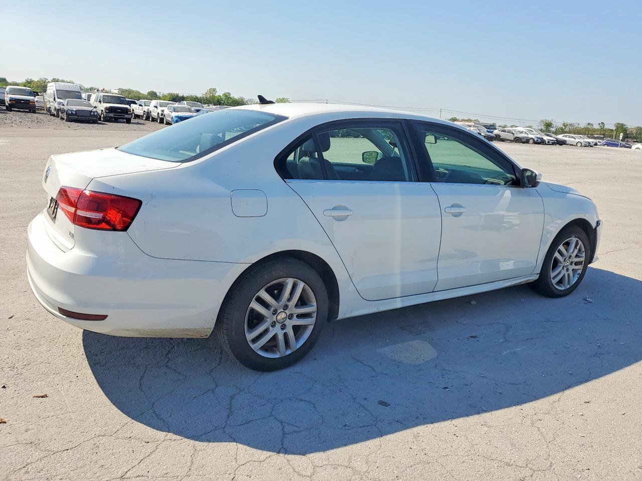 2015 Volkswagen Jetta Se - Image 3