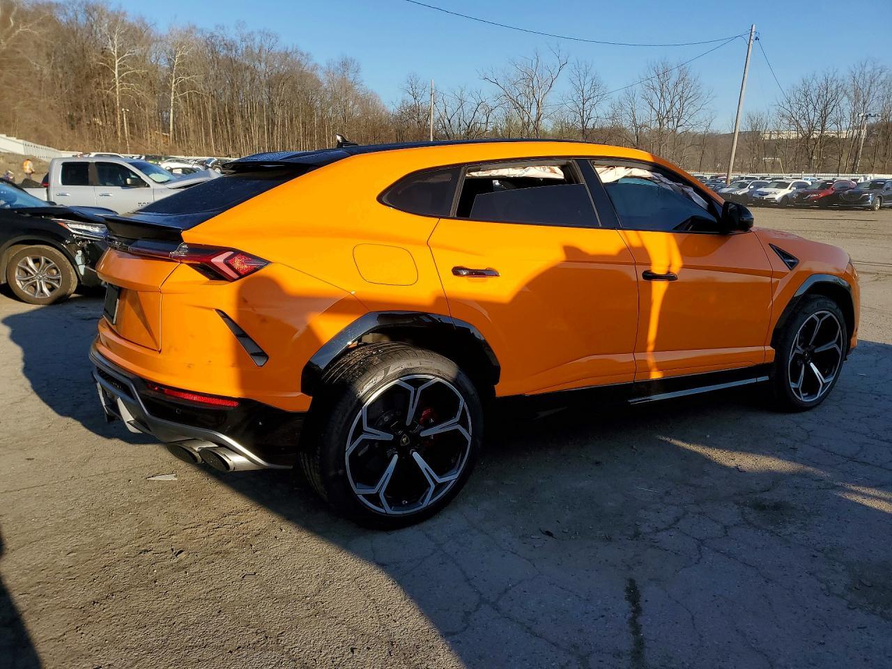 2019 Lamborghini Urus - Фото 3