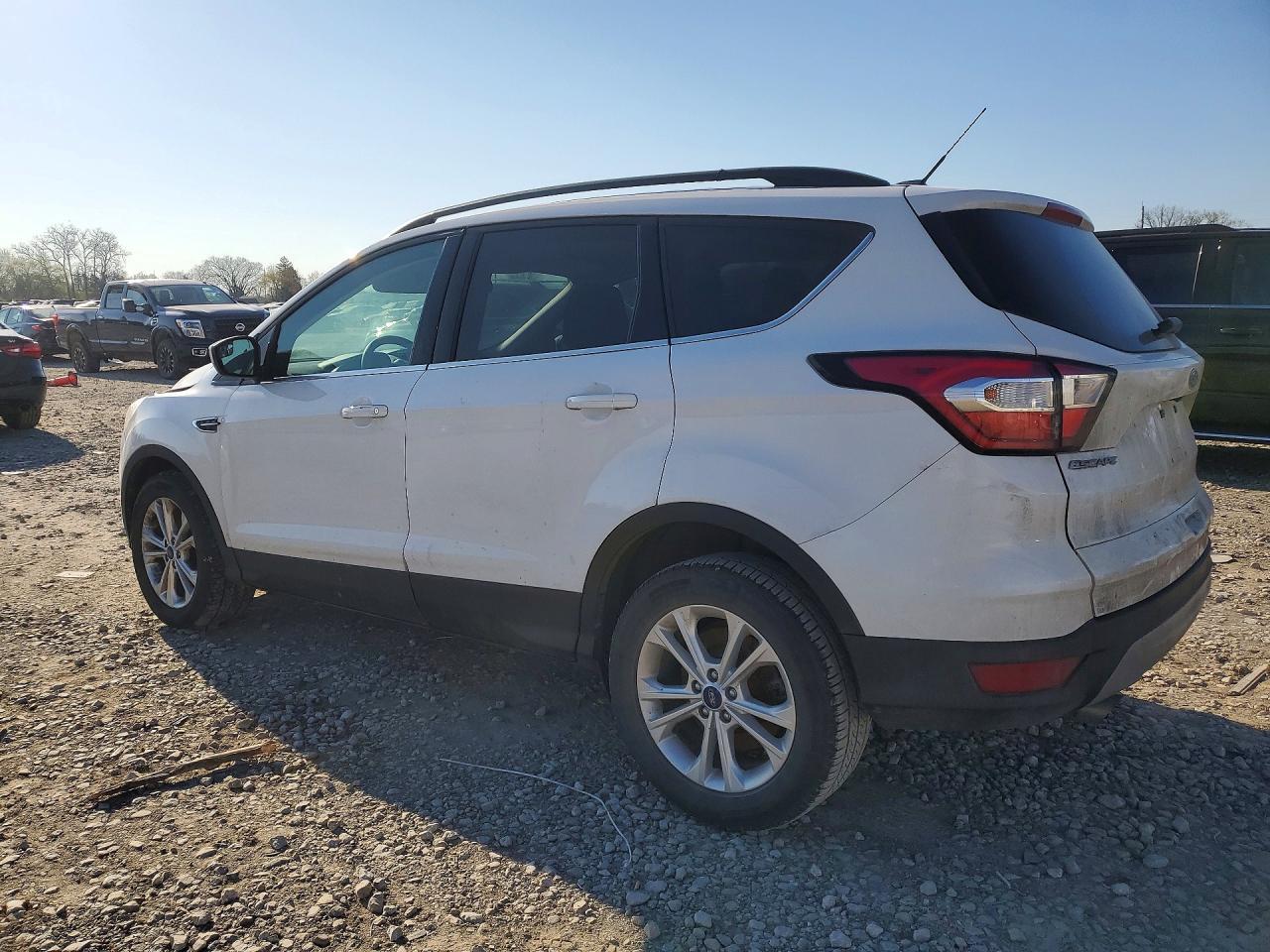 2017 Ford Escape Se - Фото 2