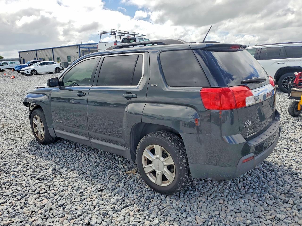2013 GMC Terrain Slt - Image 2