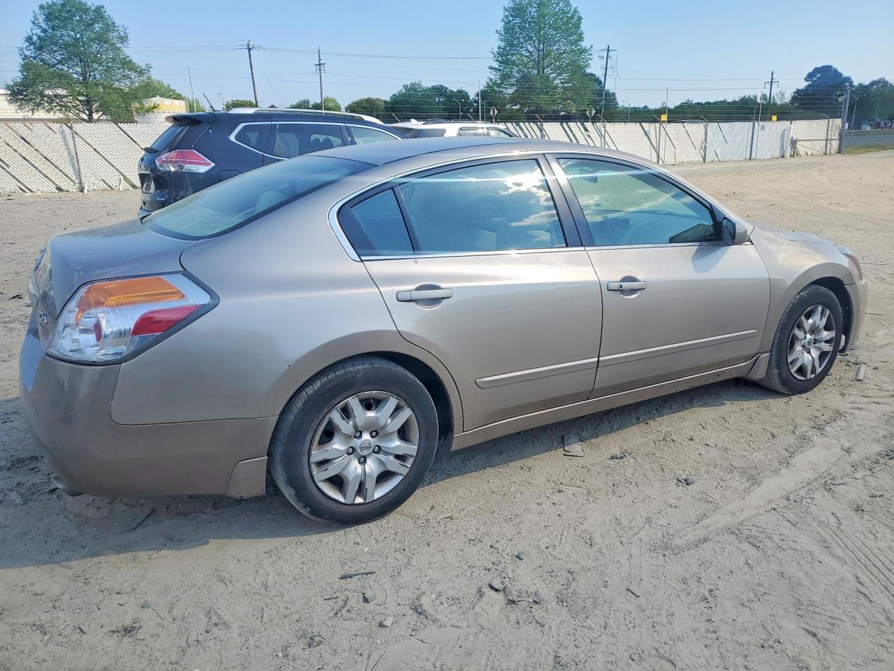 2012 Nissan Altima 2.5 - Image 3