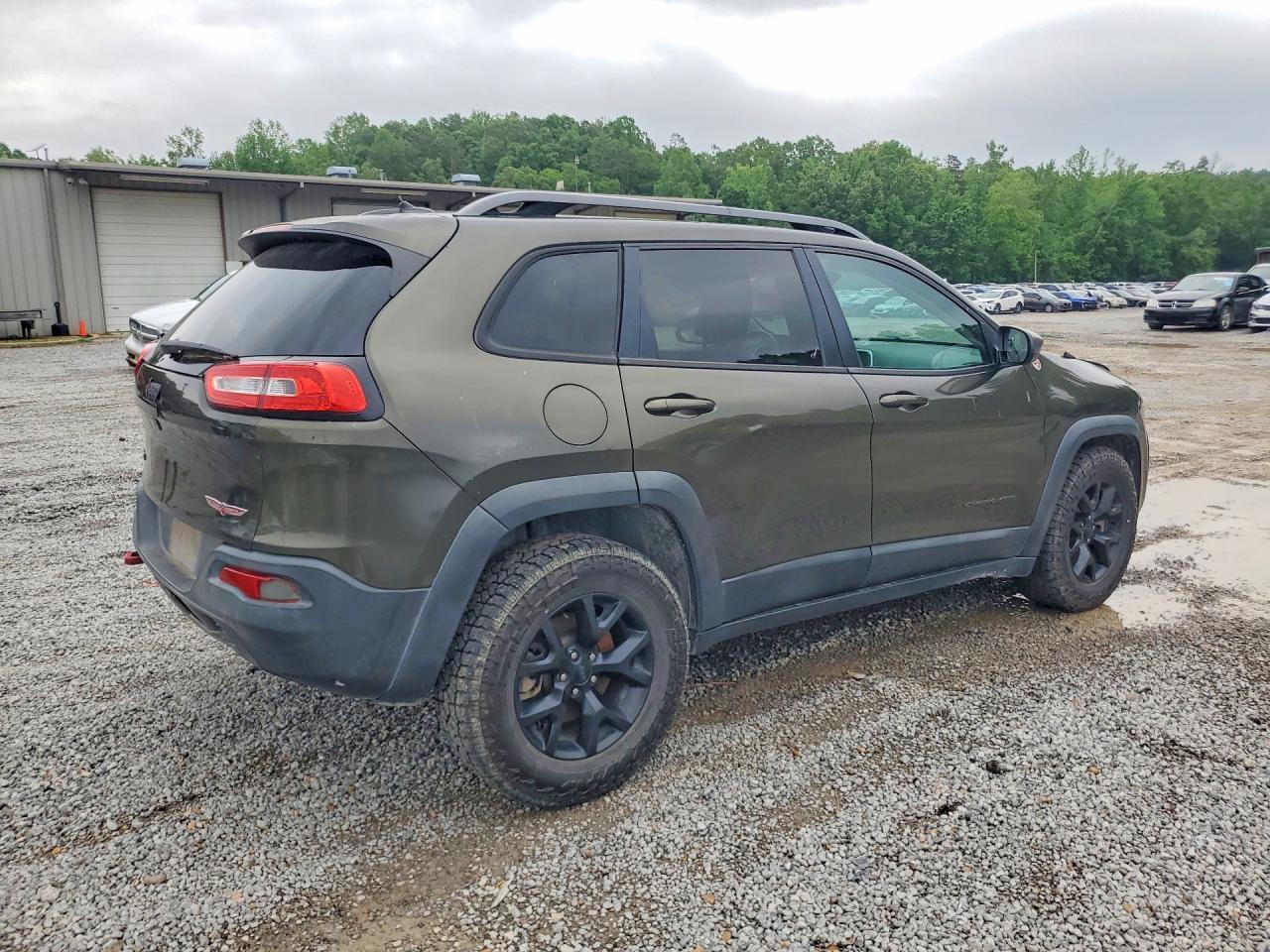 2015 Jeep Cherokee Trailhawk - Image 3