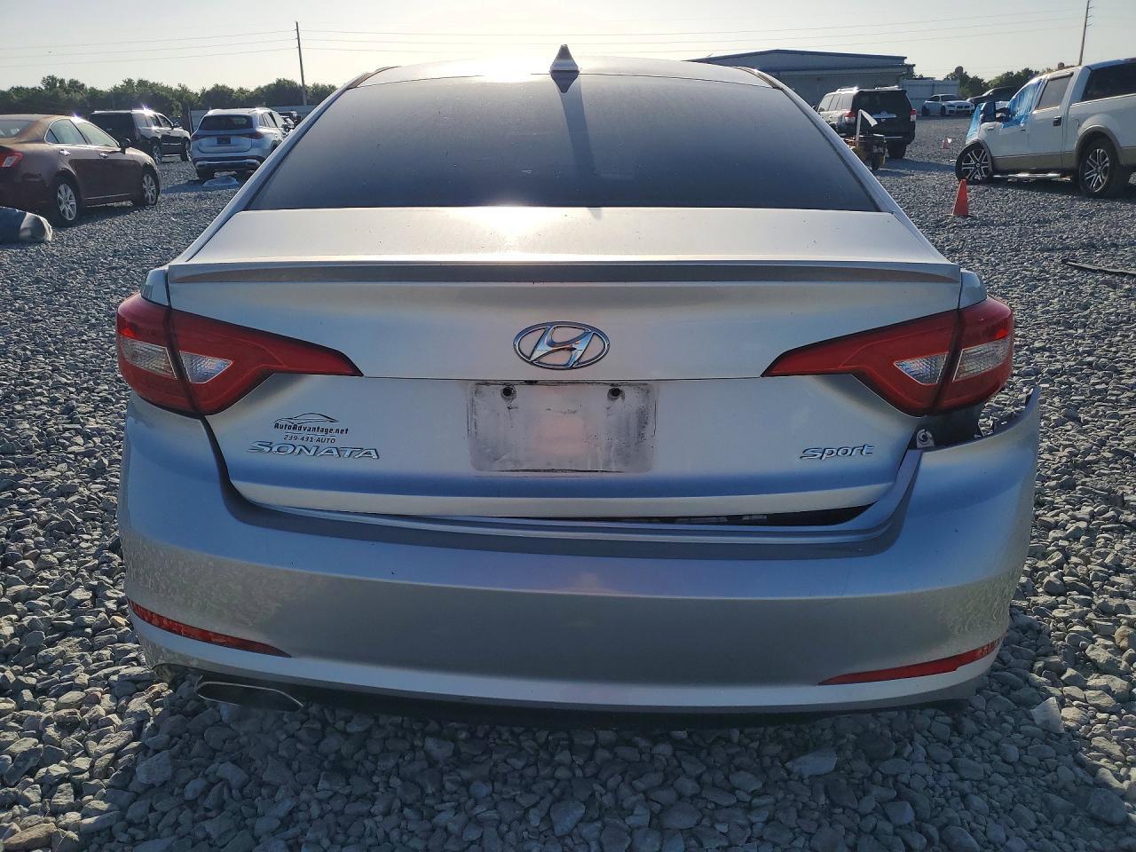 2015 Hyundai Sonata Sport - Image 6