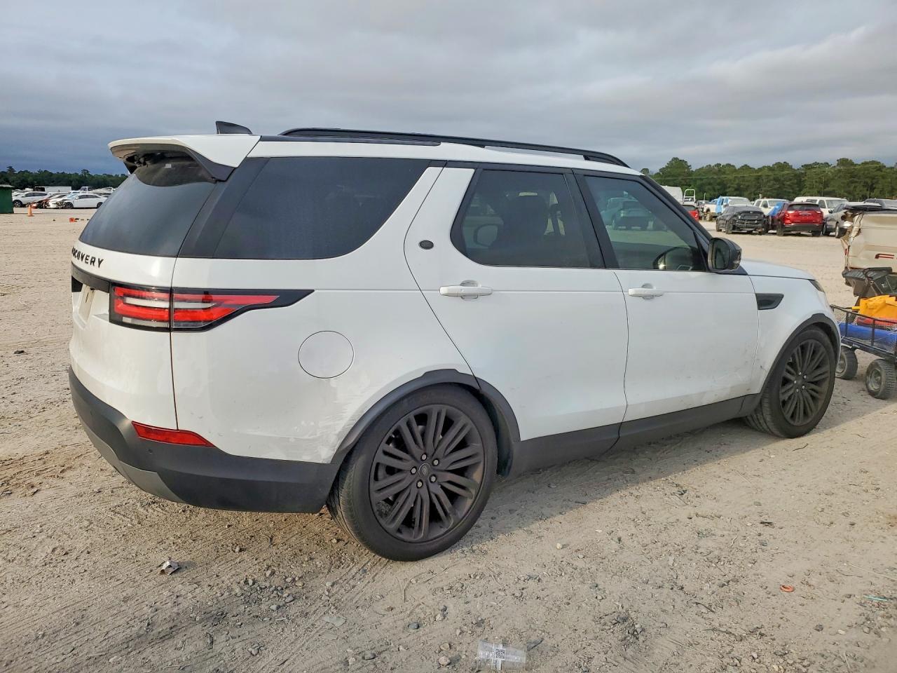 2017 Land Rover Discovery Hse - Фото 3