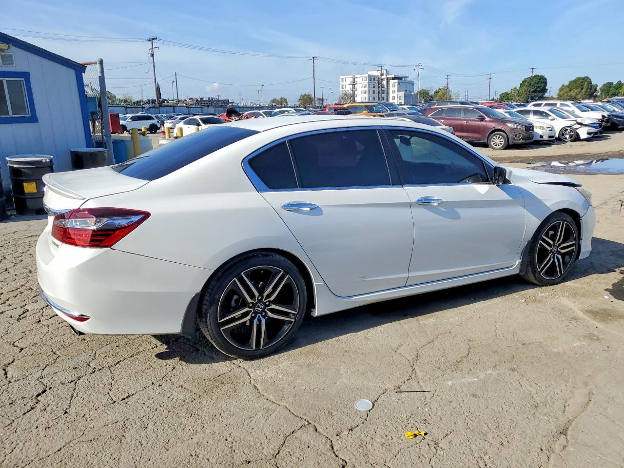 2017 Honda Accord Sport - Фото 3